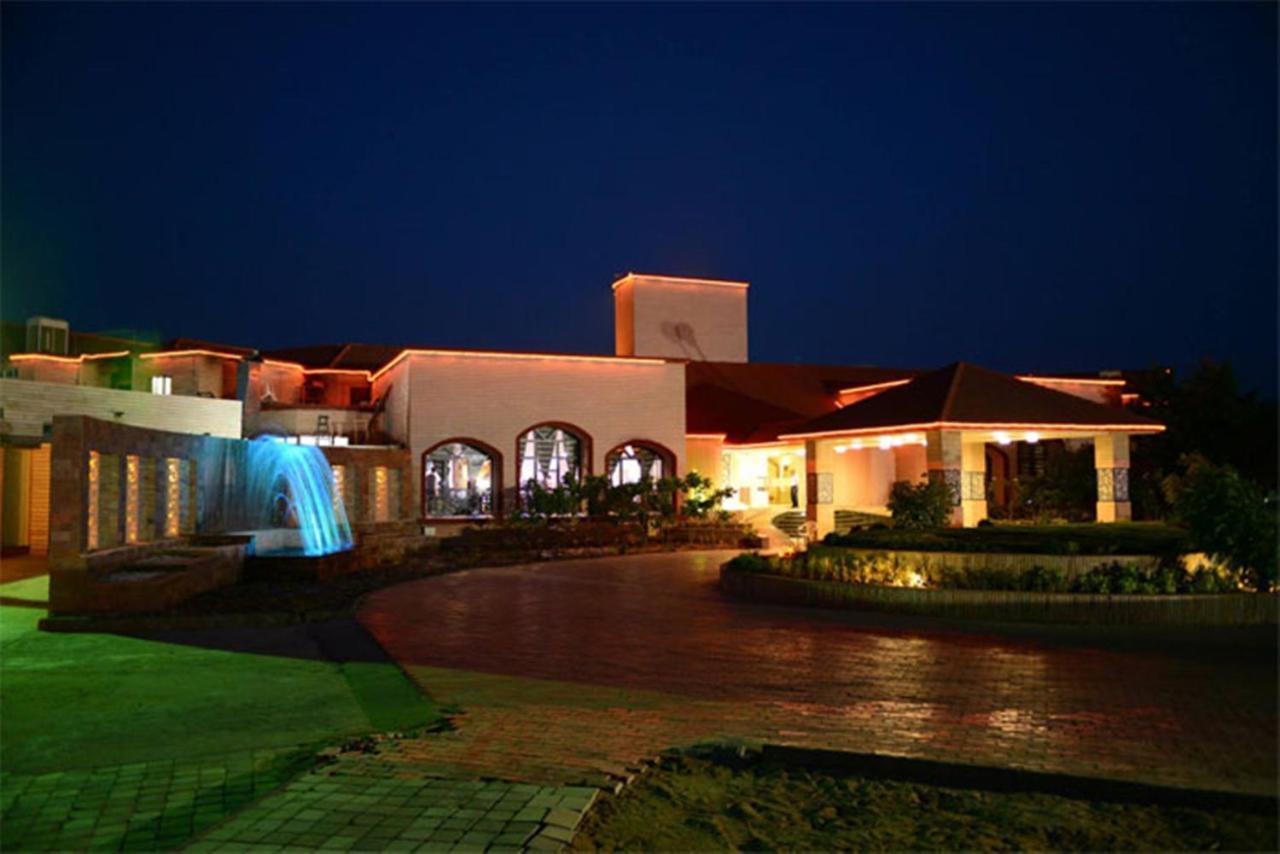 Regenta Resort Bhuj Exterior foto