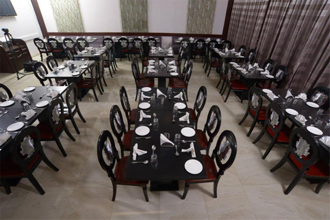 Regenta Resort Bhuj Exterior foto