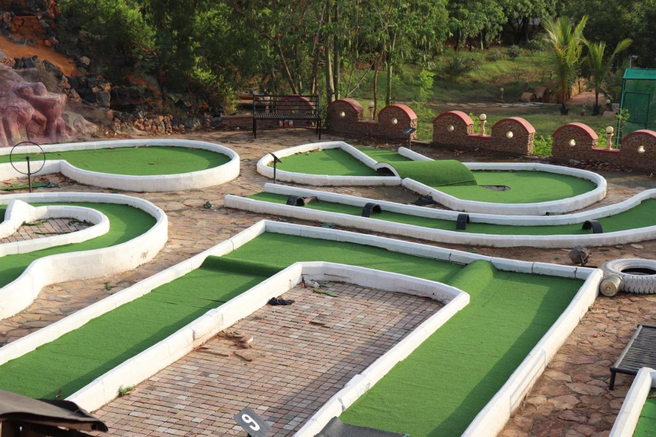 Regenta Resort Bhuj Exterior foto