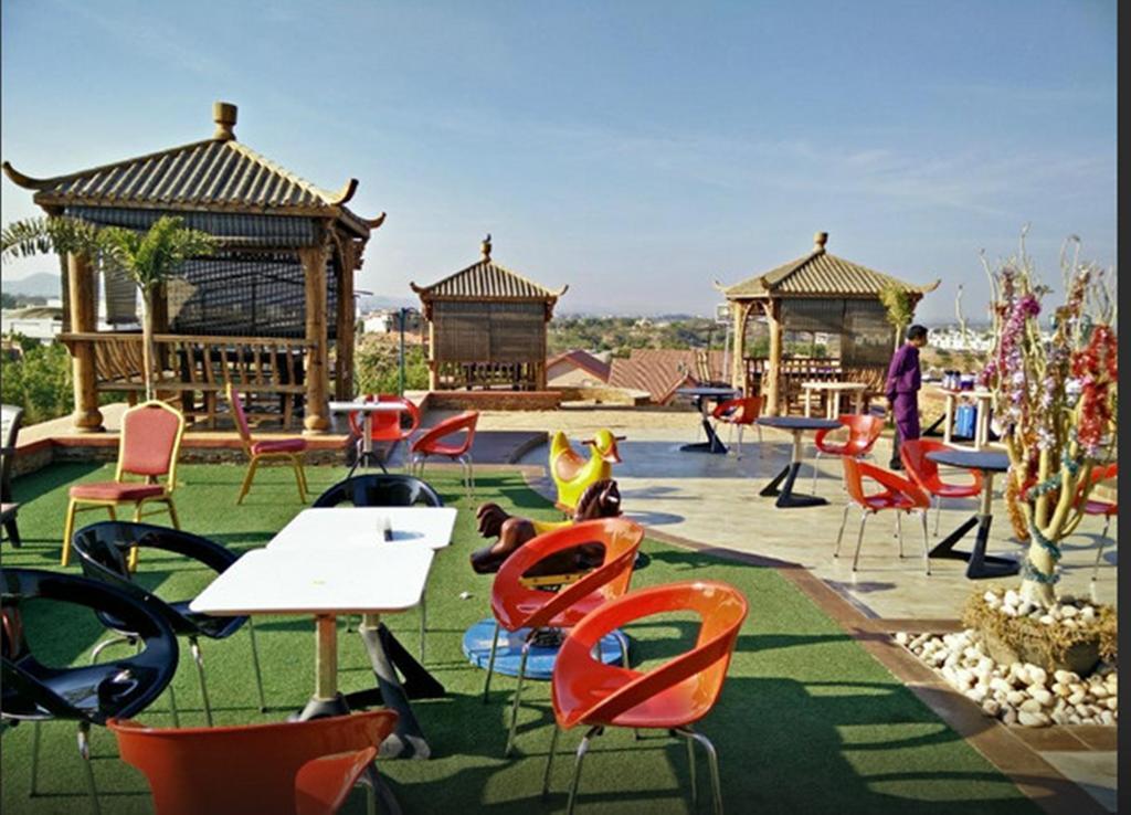 Regenta Resort Bhuj Exterior foto