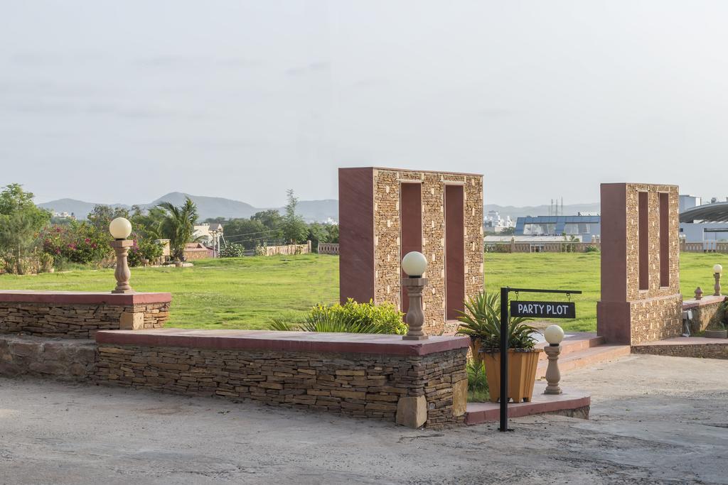 Regenta Resort Bhuj Exterior foto