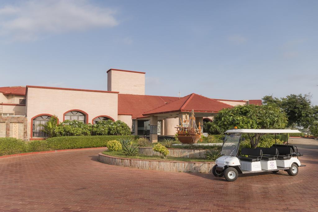 Regenta Resort Bhuj Exterior foto