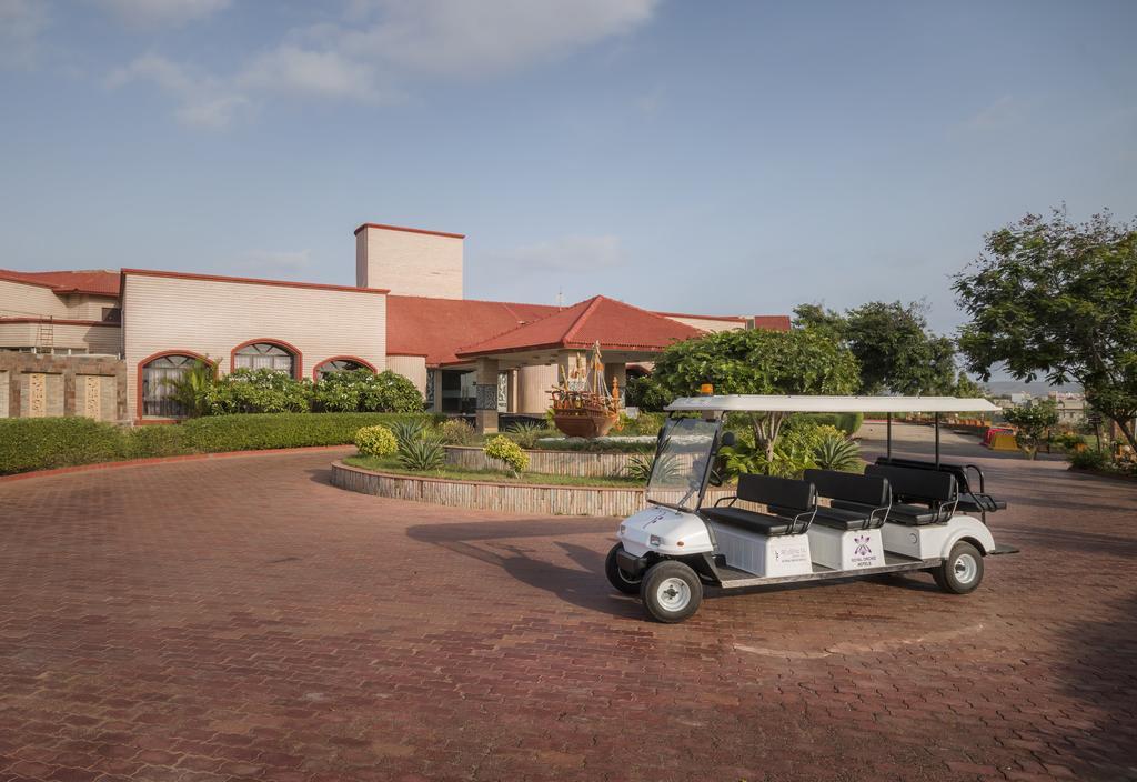 Regenta Resort Bhuj Exterior foto