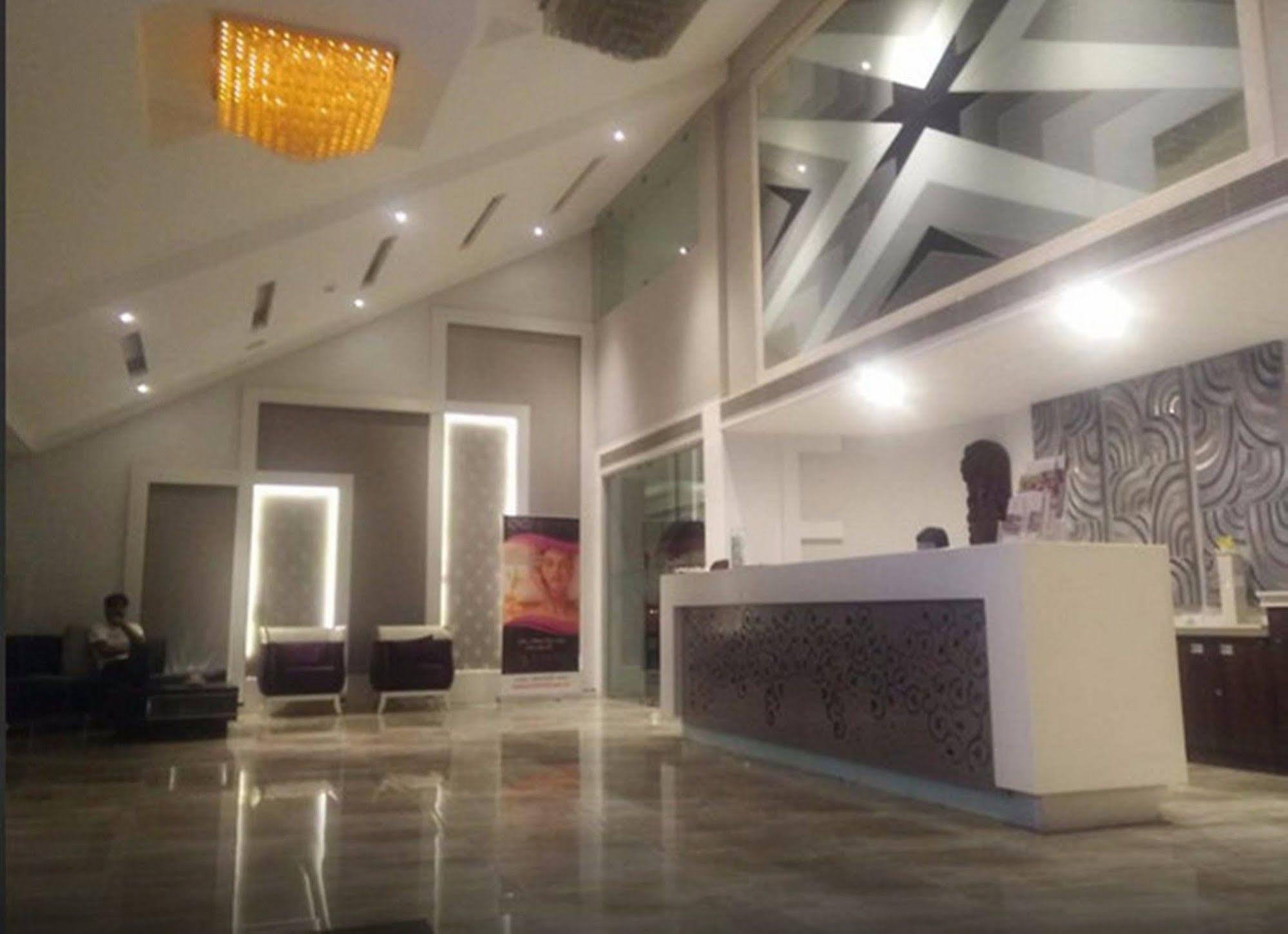 Regenta Resort Bhuj Exterior foto